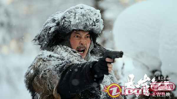 张艺谋《悬崖之上》全面领跑五一档 口碑全平台第一强势逆袭