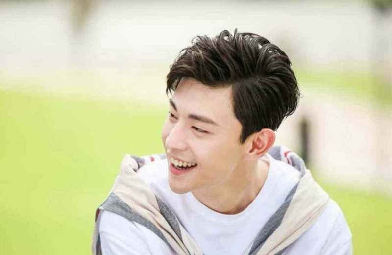 《极限挑战》路透照流出,邓伦做任务露出坏笑,要对成员下手?