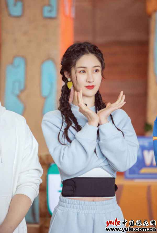 《疯狂的麦咭8》名嘴集结笑果满分，黄健翔周九良直呼“招架不住”