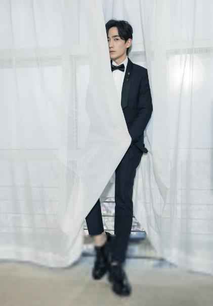 朱一龙获“微博人气演员奖”《镇魂》吸粉无数成强势爆款