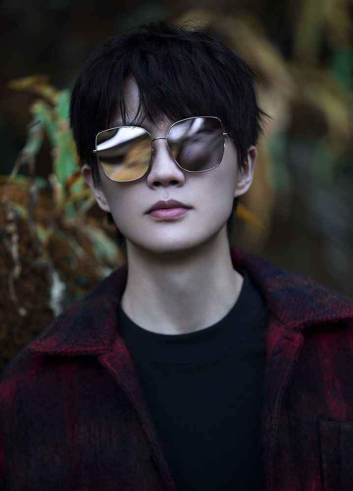 2021许嵩第8张全创作专辑《呼吸之野》 首支曲目《乌鸦》5月7日正式发行