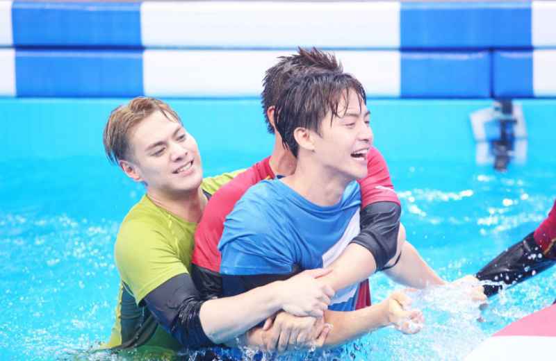 《快乐大本营》迎来最美的她，何炅发文想见你，现场气氛浪漫