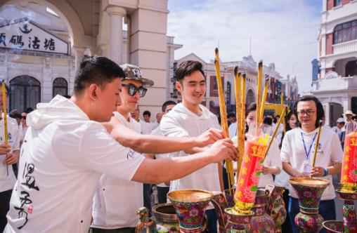 电视剧《一身孤注掷温柔》昨日火热开机 阮经天祝绪丹首搭“天祝”CP搞事情