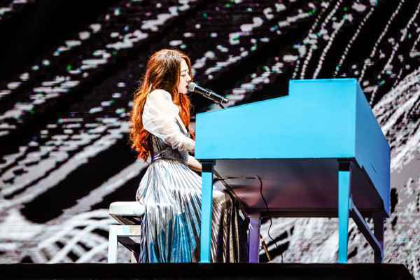 陈绮贞跨年正常开唱 粉丝「大合唱经典曲」泪喊：我们爱你!