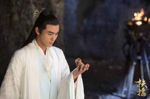 阮经天《扶摇》首播好评不断 新剧开机解锁民国军长造型