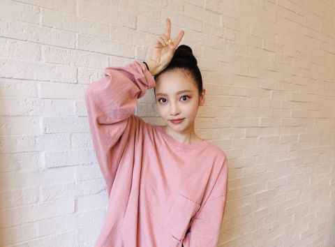 具荷拉与 KARA 制作团队携手 11 月只身在日出道！