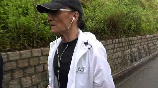 谢贤闻曾江发火:神经病 你问这个是多余的