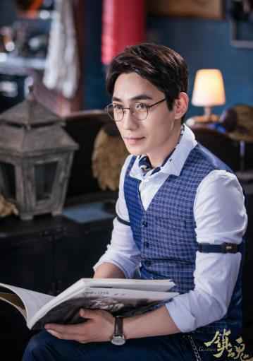 朱一龙《镇魂》造型大起底“完美男票” 百变穿搭课开讲