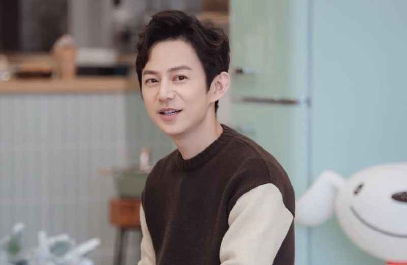 《朋友请听好》观众来电讲述悲伤故事，何炅：不爱请别伤害