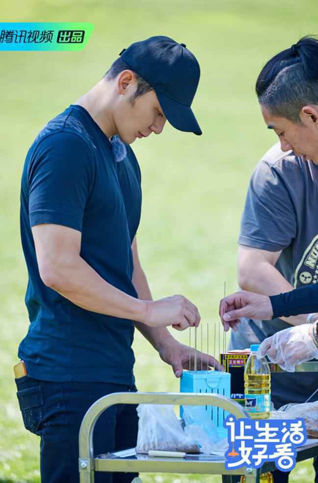 《让生活好看》“睡衣趴” 许魏洲李晨重聚好友“回忆杀”