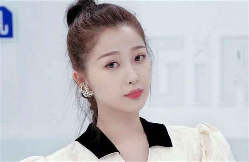 《青你2》虞书欣被扒出昔日动态，言语坦诚，小小年纪单纯惹人爱