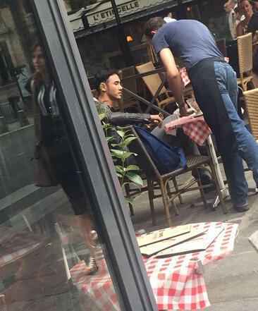 阮经天许玮甯同在巴黎游玩 纯属巧合?