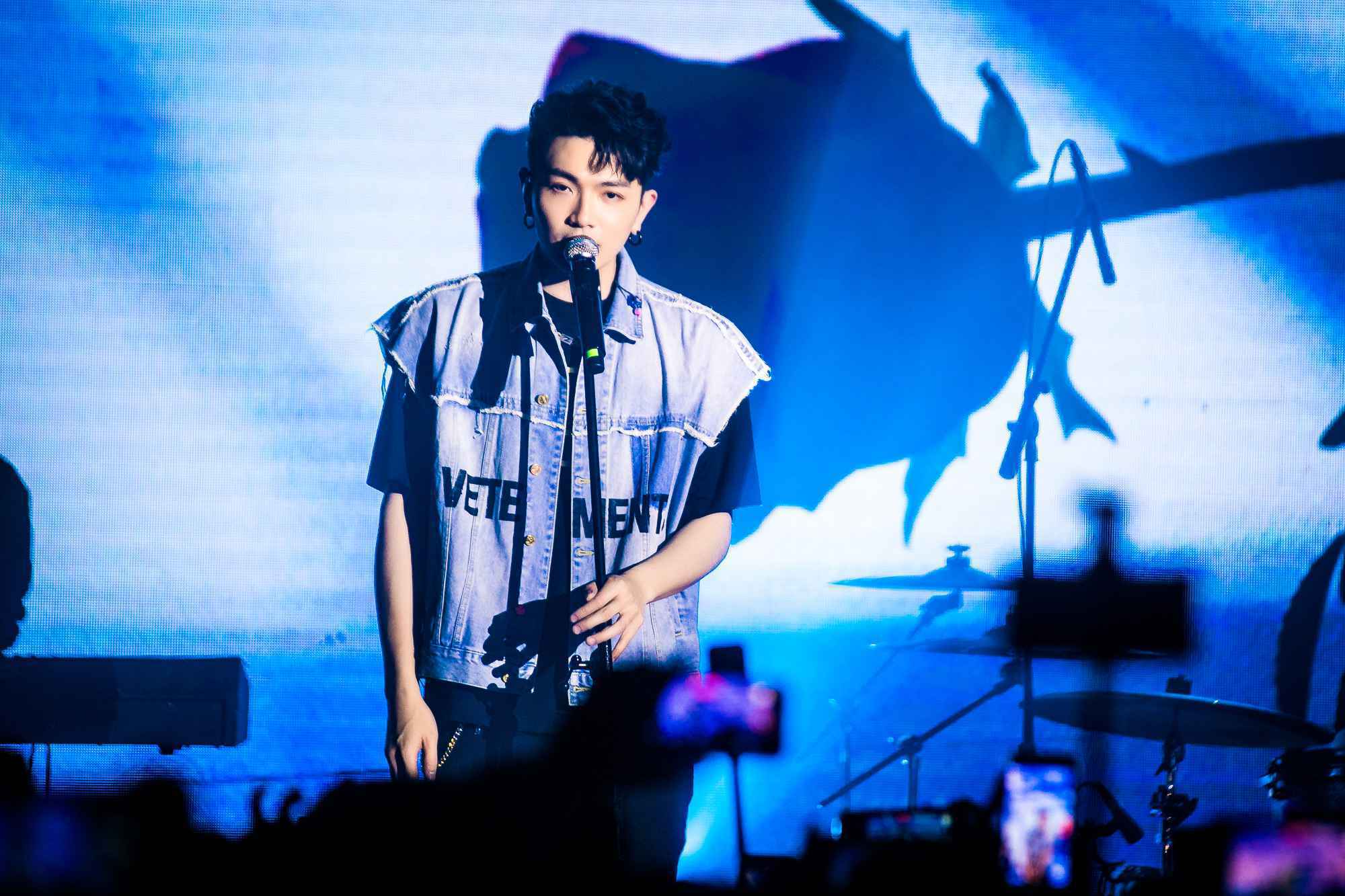 颜人中全国巡演火热进行 高人气高潜力引期待