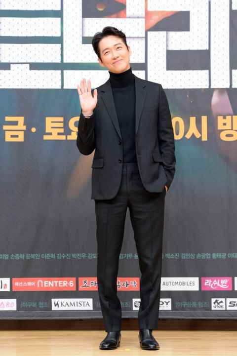 南宫珉为《I-Land》担任旁白 引导观众融入独特世界观!