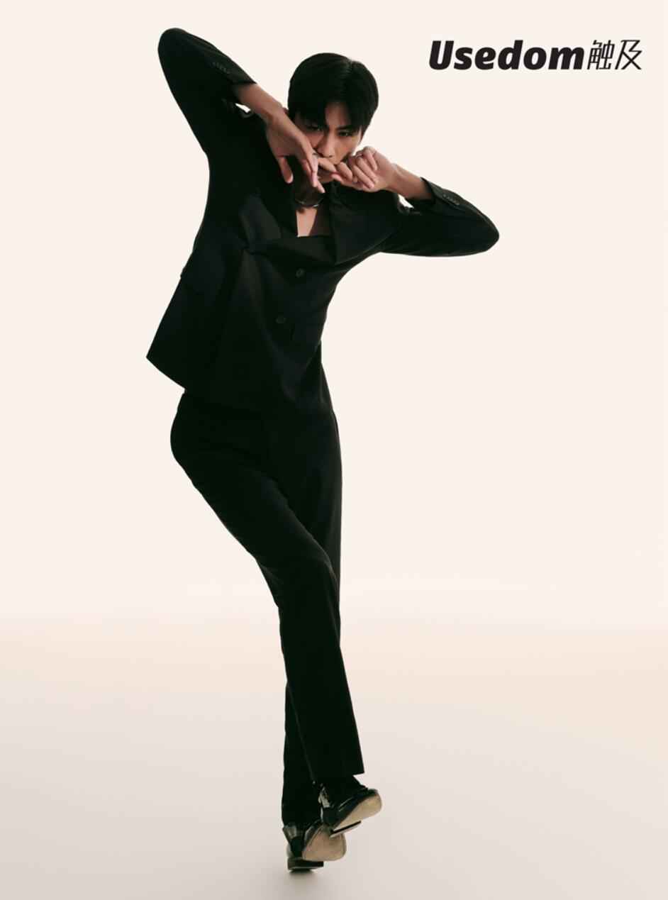 刘畅《Usedom触及》蓝调大片 眼神沉静回归本真