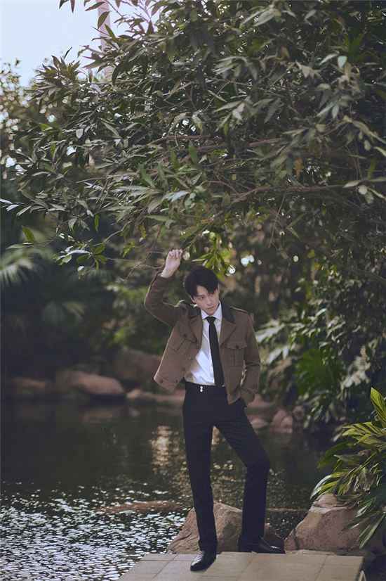 秦俊杰2020新年音乐会 活力献唱《我们都是追梦人》