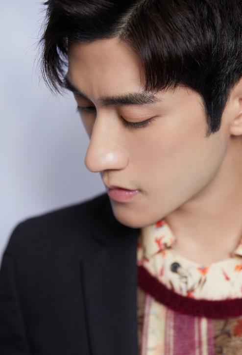 李治廷开启夏日霸屏模式！综艺音乐两开花