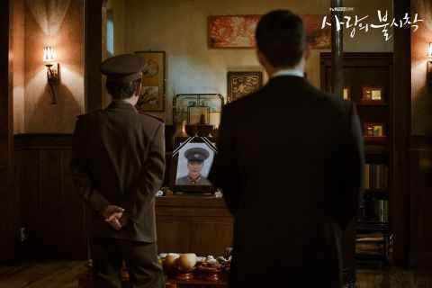 《爱的迫降》饰演玄彬哥哥的河锡辰曾在《鲨鱼》和孙艺真饰演过「夫妻」