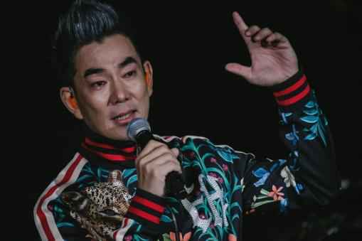 任贤齐演唱会中途暴哭不舍小鬼：我失去了好师弟