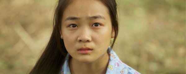 电视剧《暖春》中小花的扮演者是谁?