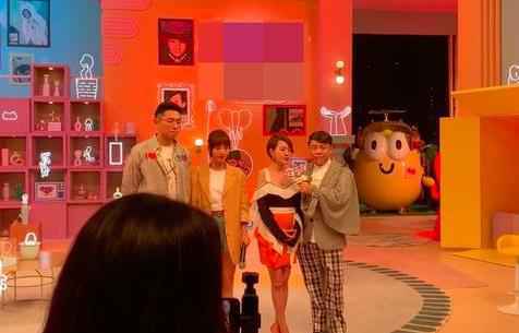 小S赞郑爽为人直爽 称其直言拍戏是为了赚钱