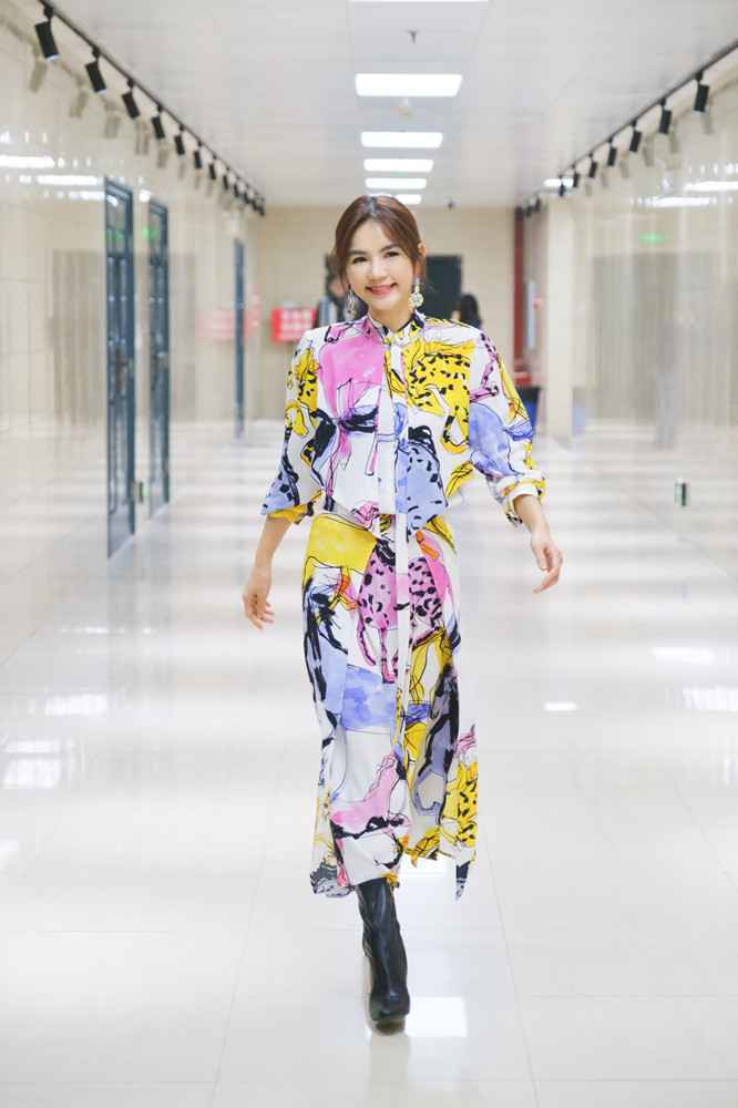 Ella亮相《嗨唱转起来》新年首唱引爆舞台