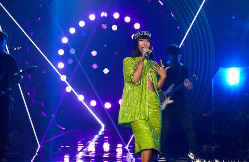 《歌手当打之年》耿斯汉上演铁汉柔情大戏，深情演绎让观众泪目