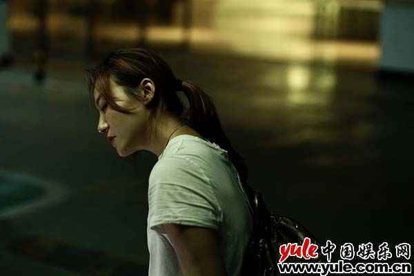 刘郡格翻唱谢霆锋经典歌曲《281公里》 诉说感嗓音诠释爱情苦涩