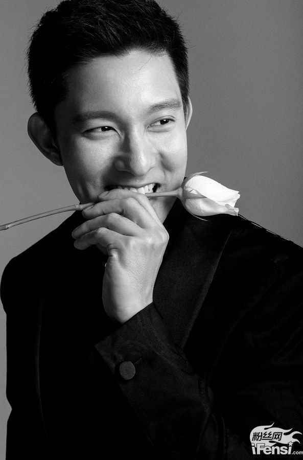 立威廉最新广告大片 演绎柔情玫瑰诱惑