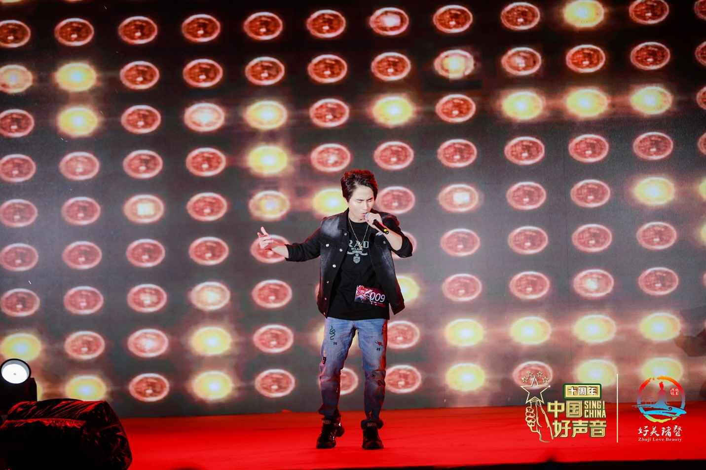 音乐人陈浩东力夺中国好声音诸暨赛区冠军