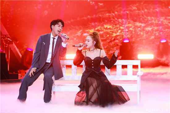 《这样唱好美》决赛夜陈乐基演唱了什么歌曲？