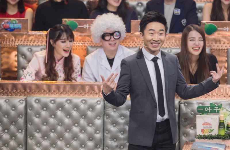 新综艺《青春环游记》闪亮登场，海报光彩炫目，网友：期待！