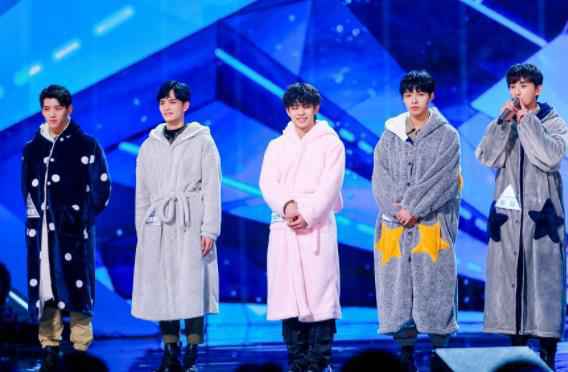 全能张远唱跳俱佳 暖心帮拉票获好评