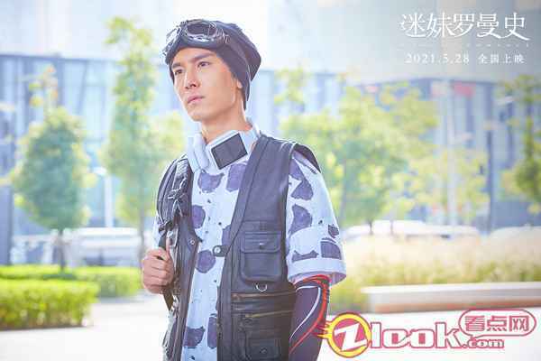 6.盛一伦独自思考 魏晨献唱《迷妹罗曼史》主题曲 闫妮周冬雨为爱执着二十年