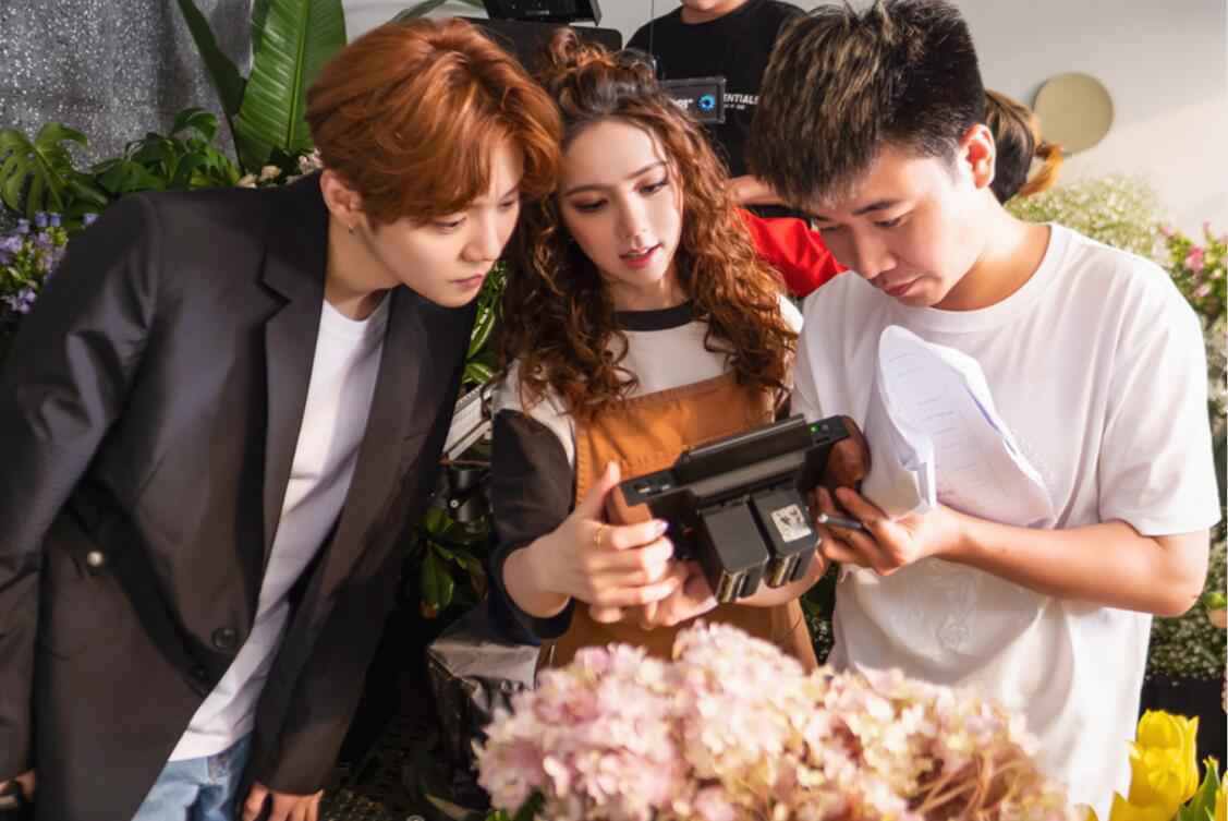 G.E.M.邓紫棋《好想好想你》MV上线 专辑《摩天动物园》推出彩胶唱片版限时预购