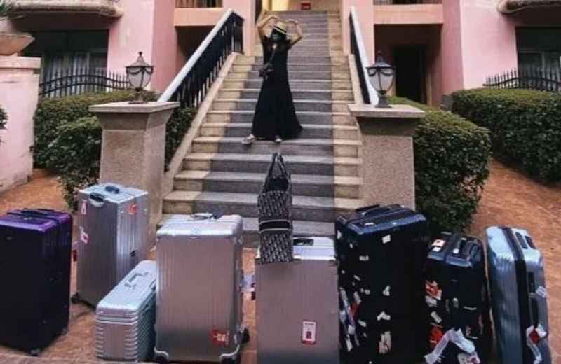 乘风破浪导演有多卑微，不敢叫起床，迟到不敢管，收手机也是特殊