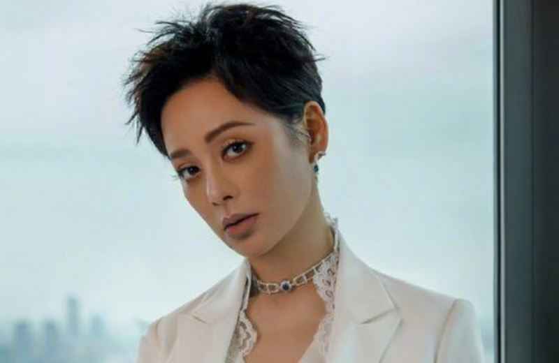 乘风破浪导演有多卑微，不敢叫起床，迟到不敢管，收手机也是特殊