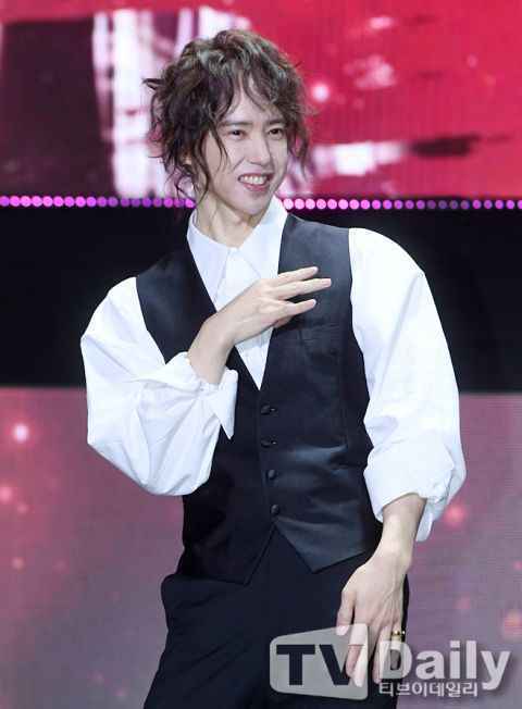 传奇回归 梁俊日4日登音乐节目表演出道曲！