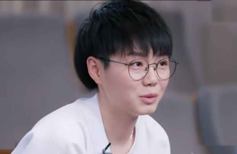 《青春有你2》王欣宇人设全崩，实锤“假笑女孩”，出道遥遥无期？