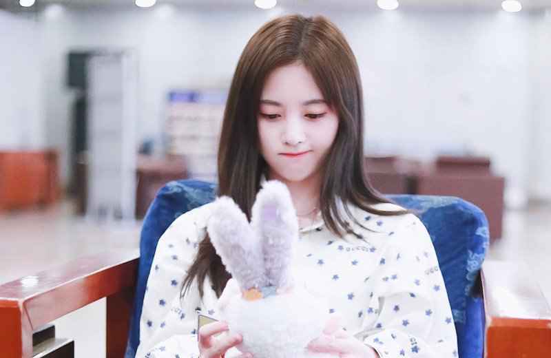 《朋友请听好》谁注意到了鞠婧祎的杯子,网友:养生