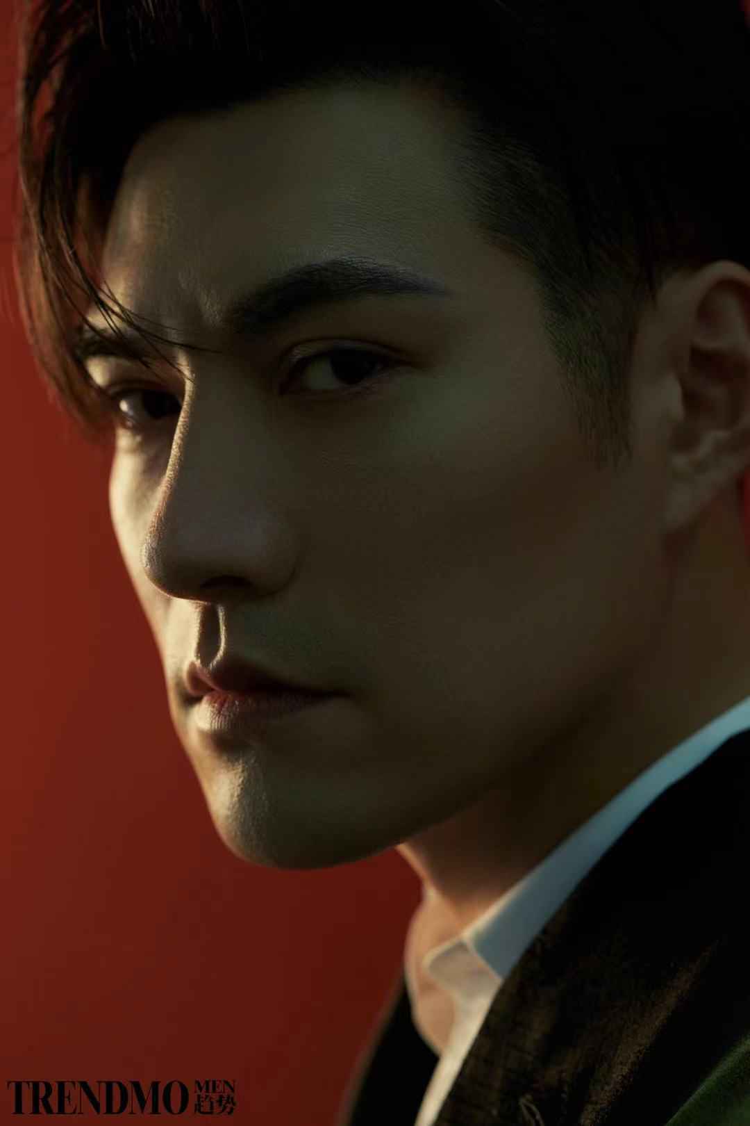 521心动狙击！严屹宽登杂志封面演绎国风大片再现侧颜杀