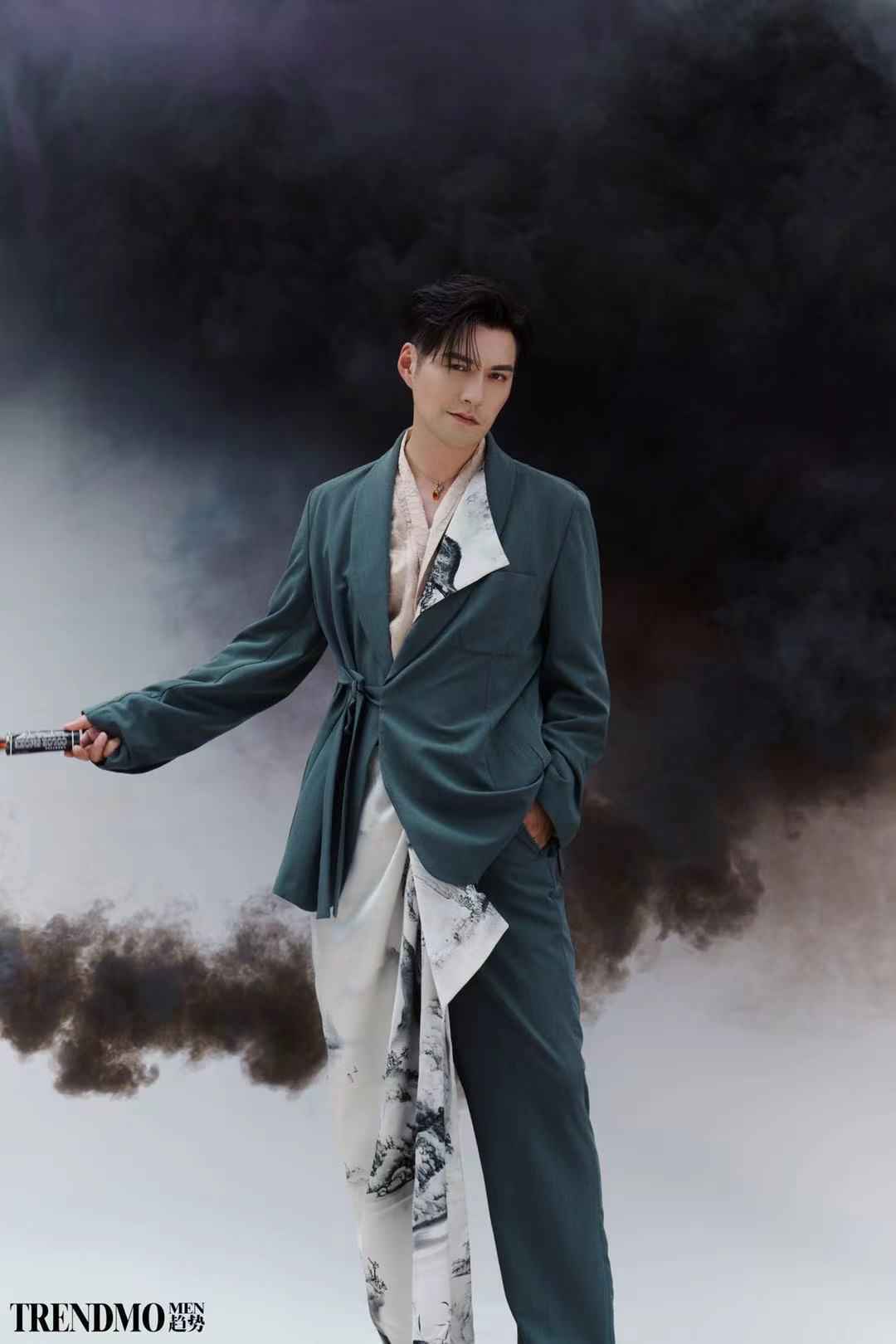 521心动狙击！严屹宽登杂志封面演绎国风大片再现侧颜杀