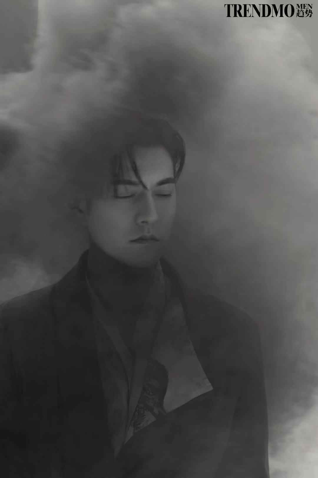 521心动狙击！严屹宽登杂志封面演绎国风大片再现侧颜杀