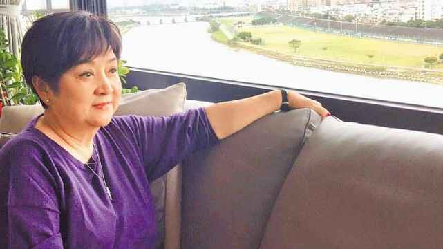 谢贤前妻甄珍脑出血做开颅手术 儿子贴身照顾