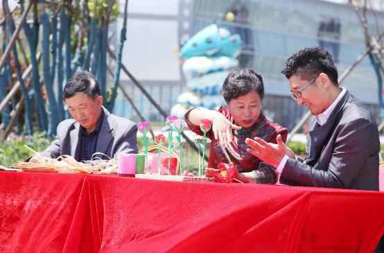 《群演公社》真人秀节目拍摄杀青 “我要闪”献礼新中国70年华诞