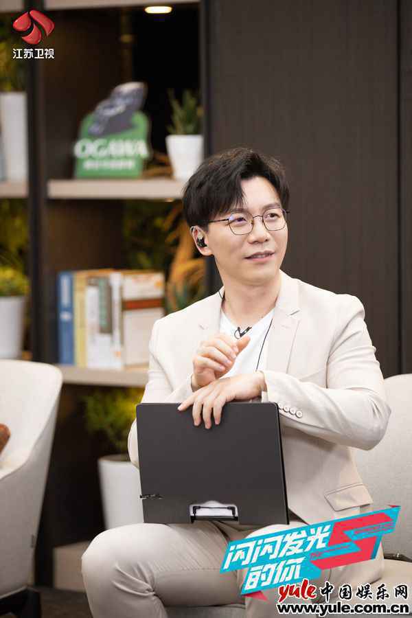 《闪闪发光的你》任嘉伦分享新人经历 陈卓璇拍戏曾被训“不会演戏”