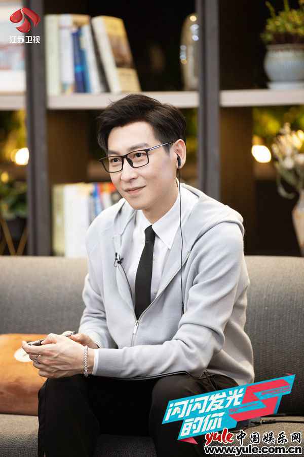 《闪闪发光的你》任嘉伦分享新人经历 陈卓璇拍戏曾被训“不会演戏”