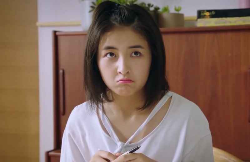 何炅把第一根冰棍居然给了她，太偏心了吧，网友：明目张胆的偏爱