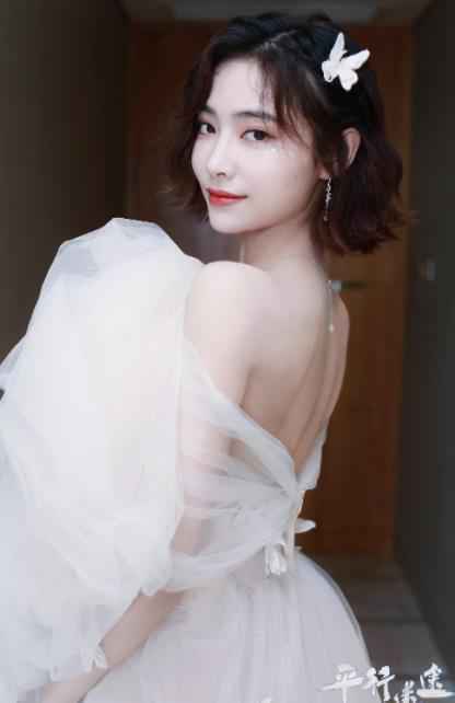 侦爱剧《平行迷途》海报首发 亮相互联网影视峰会