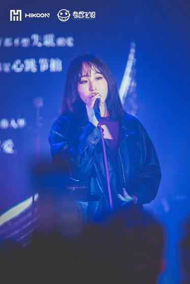 双倍快乐!会唱情歌的段子手,王靖雯2021全国巡演火热进行中